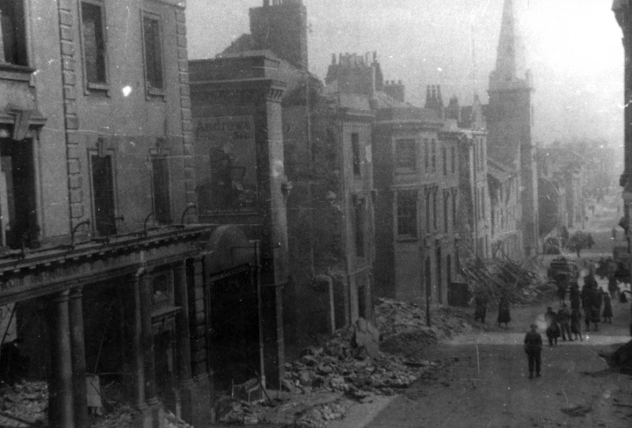 p000078895-bomb-damaged-buildings-in-chapel-street-devonport